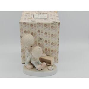 Precious Moments Love Lifted Me Figurine Enesco Jonathan David E-5201 1980